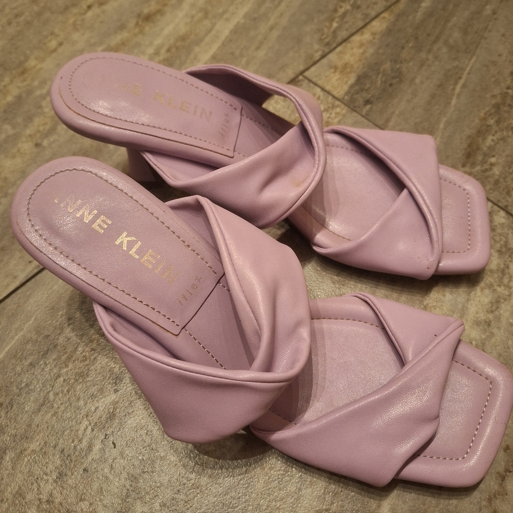 Lilac Leather Kitten Heels